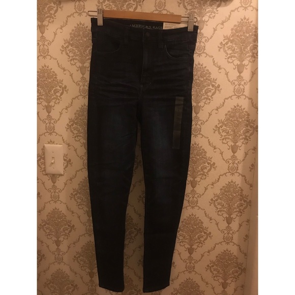 AMERICAN EAGLE OUTFIT (JEANS 2 SHORT, TOP S) - Picture 3 of 8